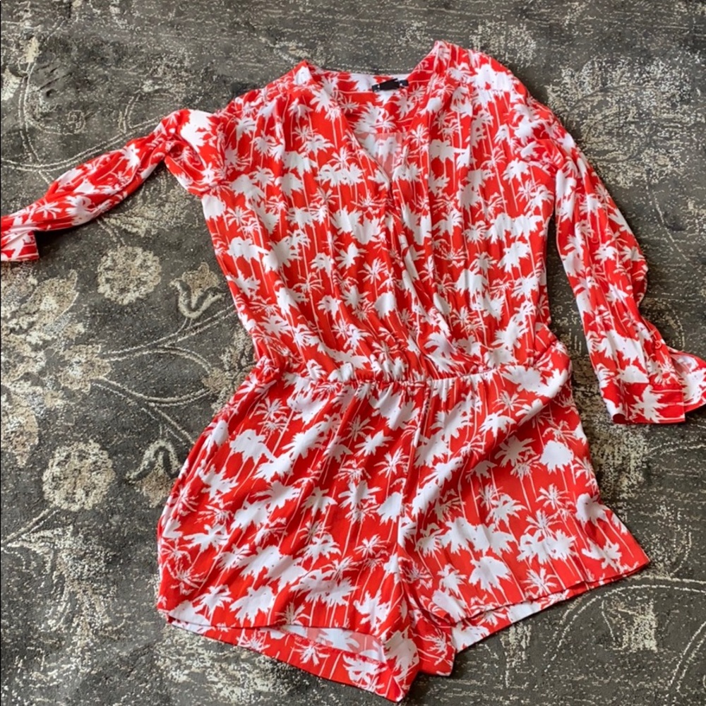 Trouve long sleeve short romper size m